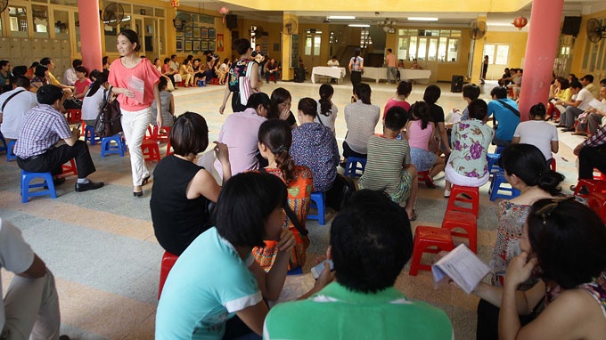 Cac truong tai Ha Noi duoc phep nhan qua bieu, qua tang hinh anh