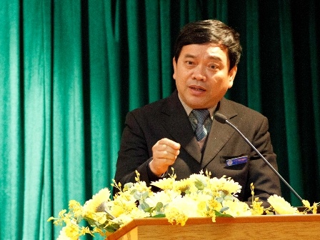 DH Kinh te quoc dan co hieu truong moi hinh anh