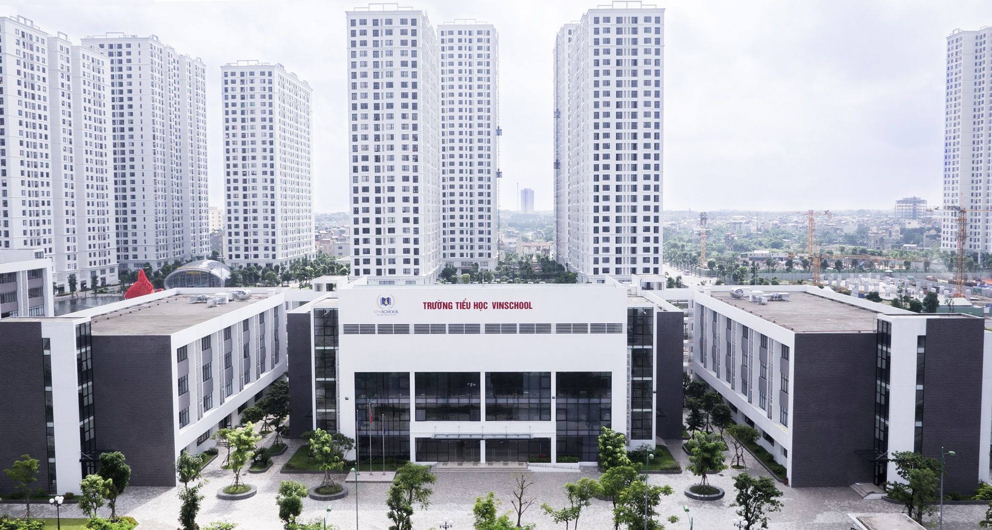 Ngoi truong 20.000 m2 giua khu do thi cao cap o Ha Noi hinh anh