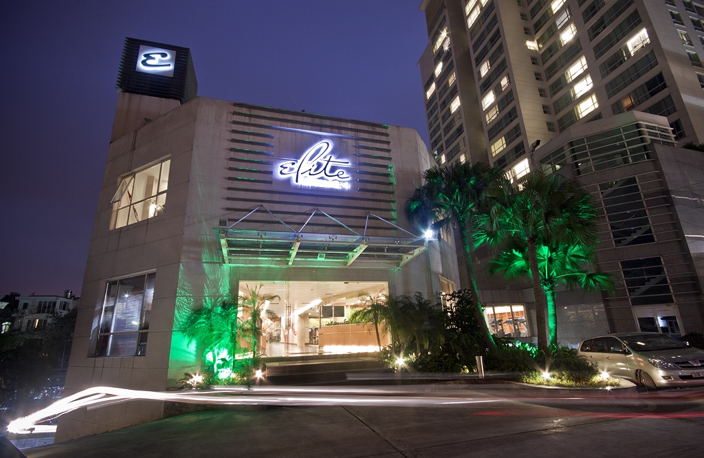 Nhung cau lac bo the hinh 5 sao cho gioi nha giau Ha Noi hinh anh