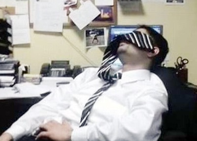 Ngu gat ban ngay la dau hieu cua nhung benh gi? hinh anh