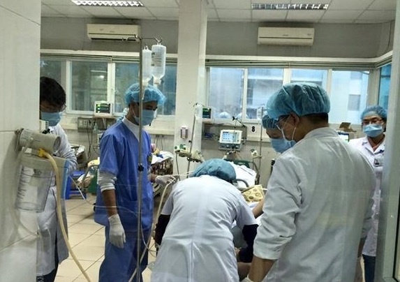Dung de phai vao vien ngay Tet! hinh anh