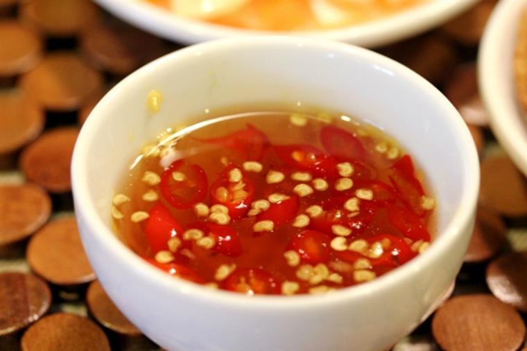 Vi thuoc quy tren mam com gia dinh hinh anh