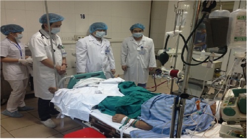 Don xuan tai benh vien: An mi tom cuu benh nhan nang hinh anh
