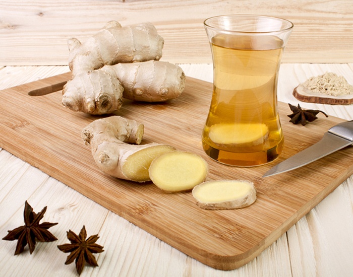 Nên uống trà gừng sau ăn: trà gừng làm tăng tốc độ di chuyển thức ăn từ dạ dày đến ruột non, kích thích sản sinh các enzym tiêu hóa và làm giảm co thắt khí và dạ dày. 
