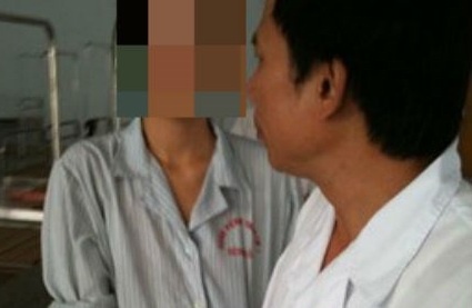 Nguoi dan ba hoa dien khi chong mang benh giang mai hinh anh