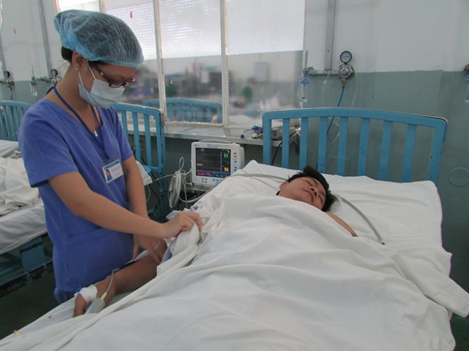 Vap te khi dang got xoai, bi dao dam thung tim hinh anh