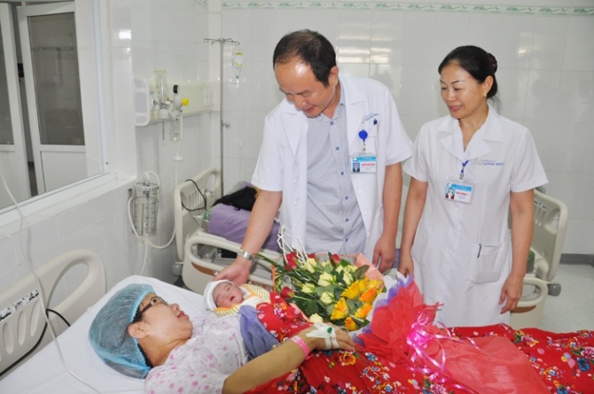 Em be thu tinh nhan tao dau tien ra doi tai Quang Ninh hinh anh