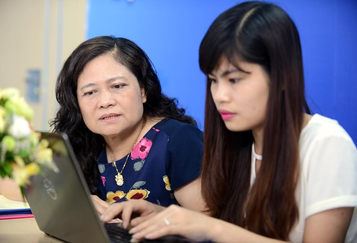 Tu van suc khoe ngay he: Gio nao anh nang gay hai nhat? hinh anh