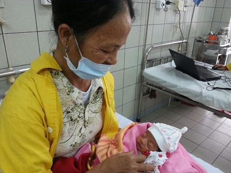 Thai phu chay than sinh con an toan hinh anh