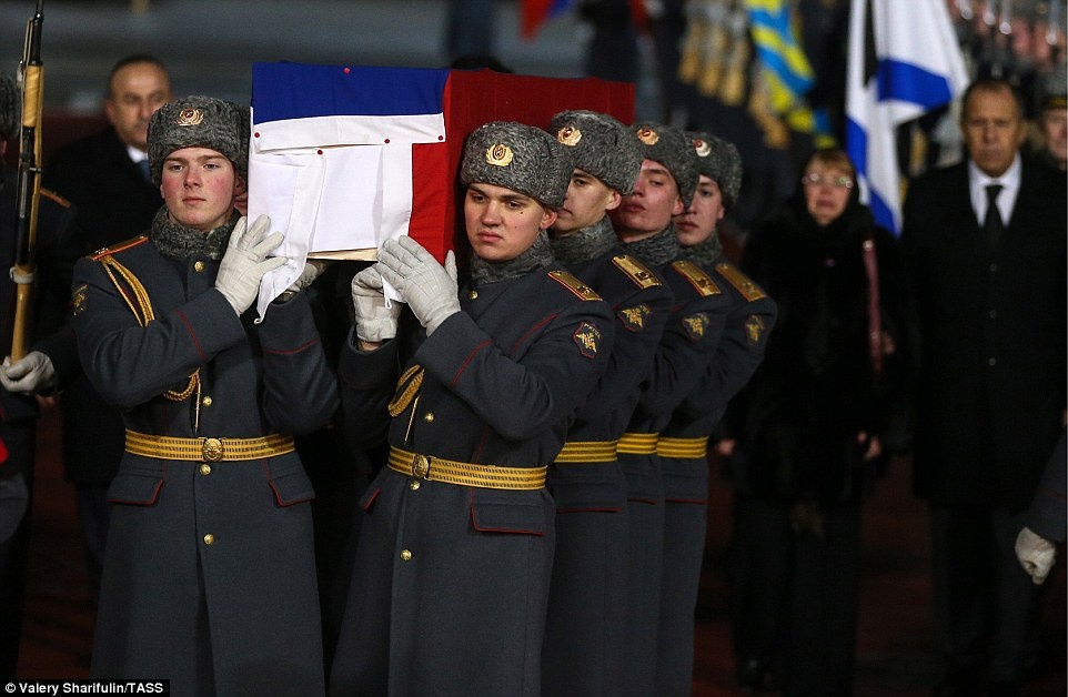 Thi the dai su Nga ve voi dat me anh 7