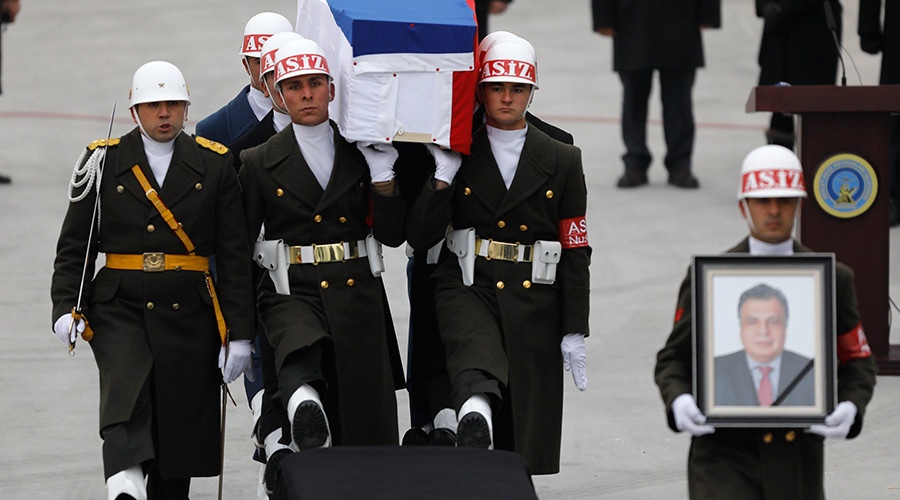 Thi the dai su bi am sat duoc dua tro ve Nga hinh anh