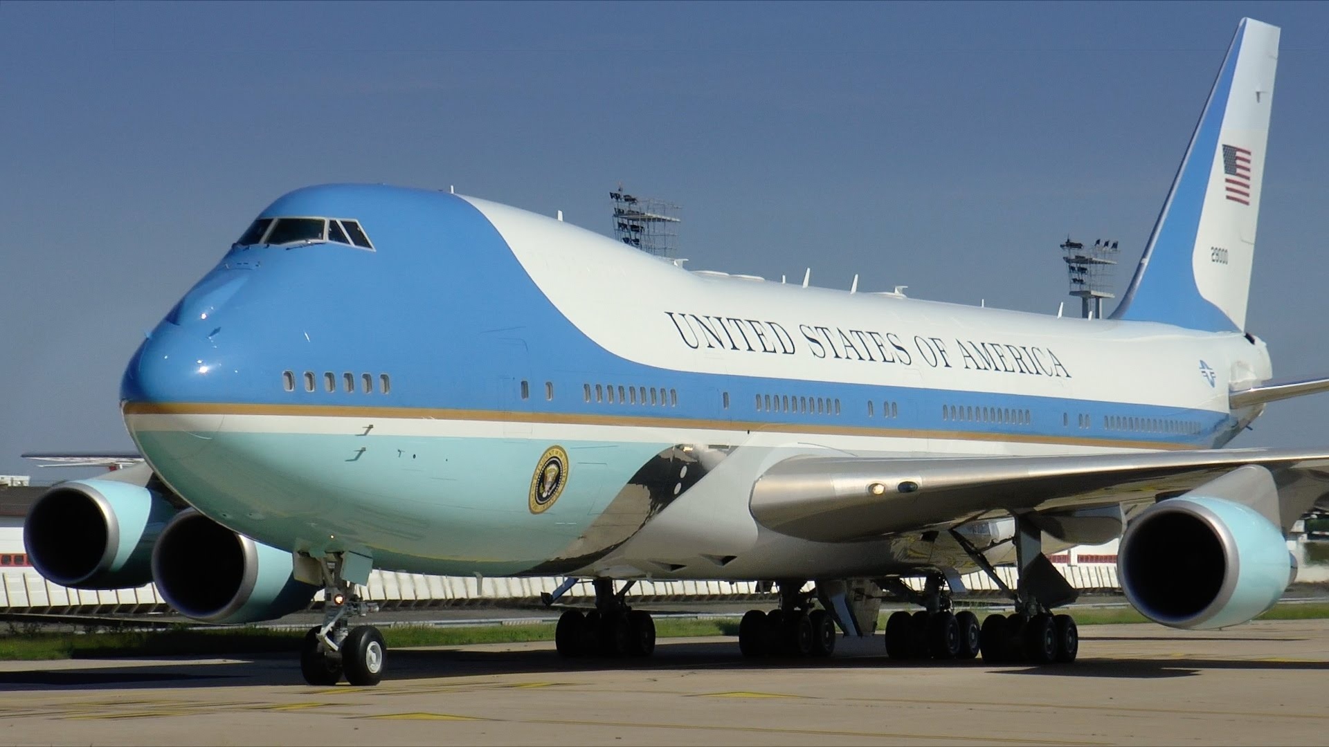 Boeing: Air Force One se co gia duoi 4 ty USD hinh anh