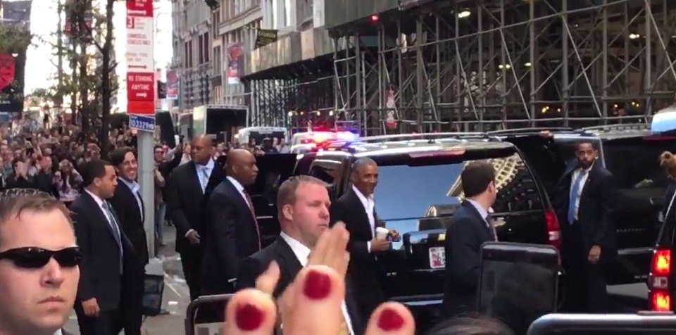 Obama xuat hien anh 1