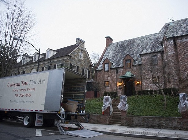 Nha Obama ruc rich don do khoi Nha Trang hinh anh