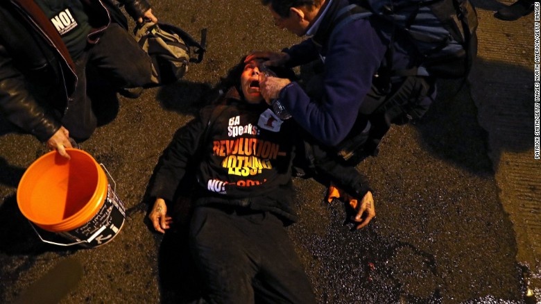 bieu tinh chong Trump anh 6