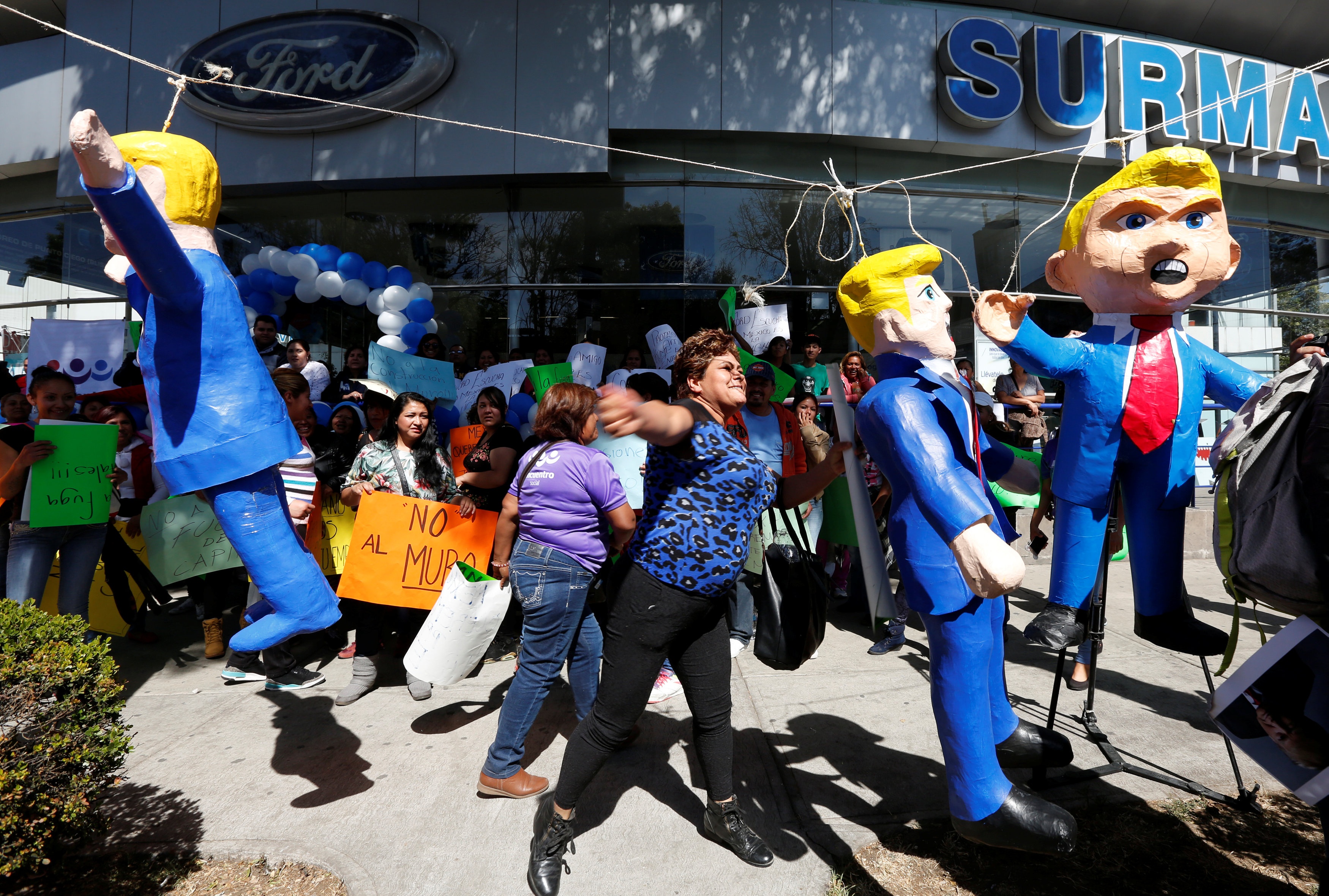 bieu tinh chong Trump anh 10