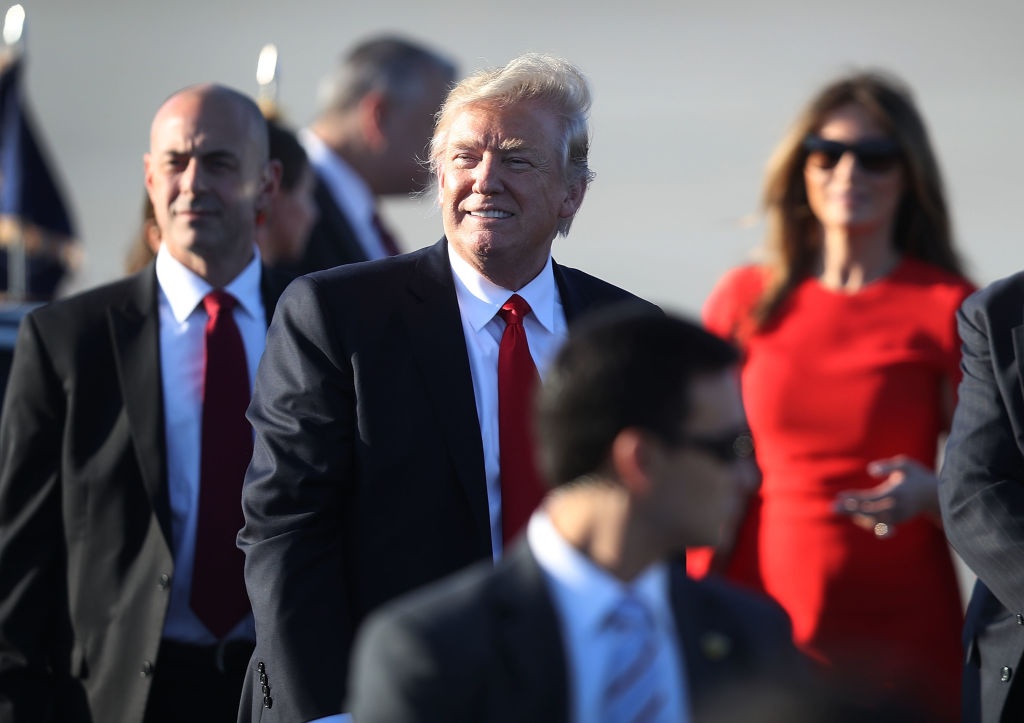 ky nghi dau tien day hon loan cua Trump anh 2