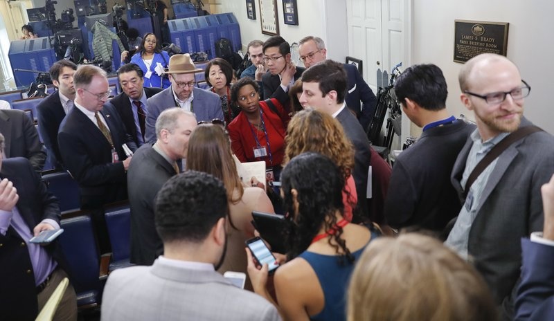 CNN, New York Times bi cam du hop bao Nha Trang hinh anh