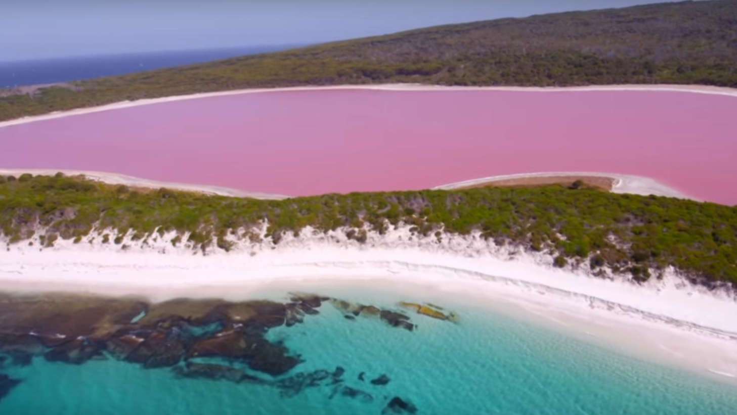 Nuoc ho chuyen hong song dong o Australia hinh anh