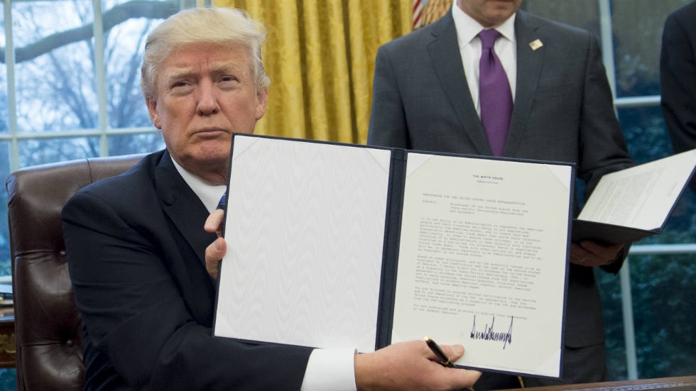 Chinh quyen Trump khang cao phan quyet chan lenh nhap cu moi hinh anh