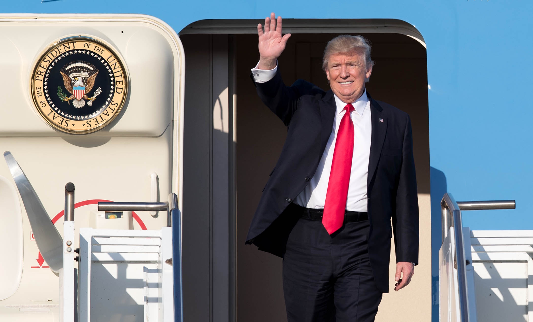 Ly do ong Trump nen toi Viet Nam du hoi nghi APEC hinh anh