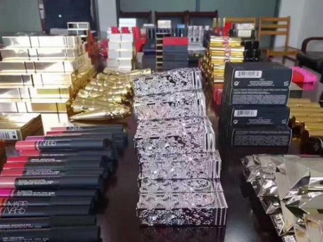 trộm tiền sếp mua đồ để sống ảo ảnh 1 trom tien sep mua do de song ao anh 1