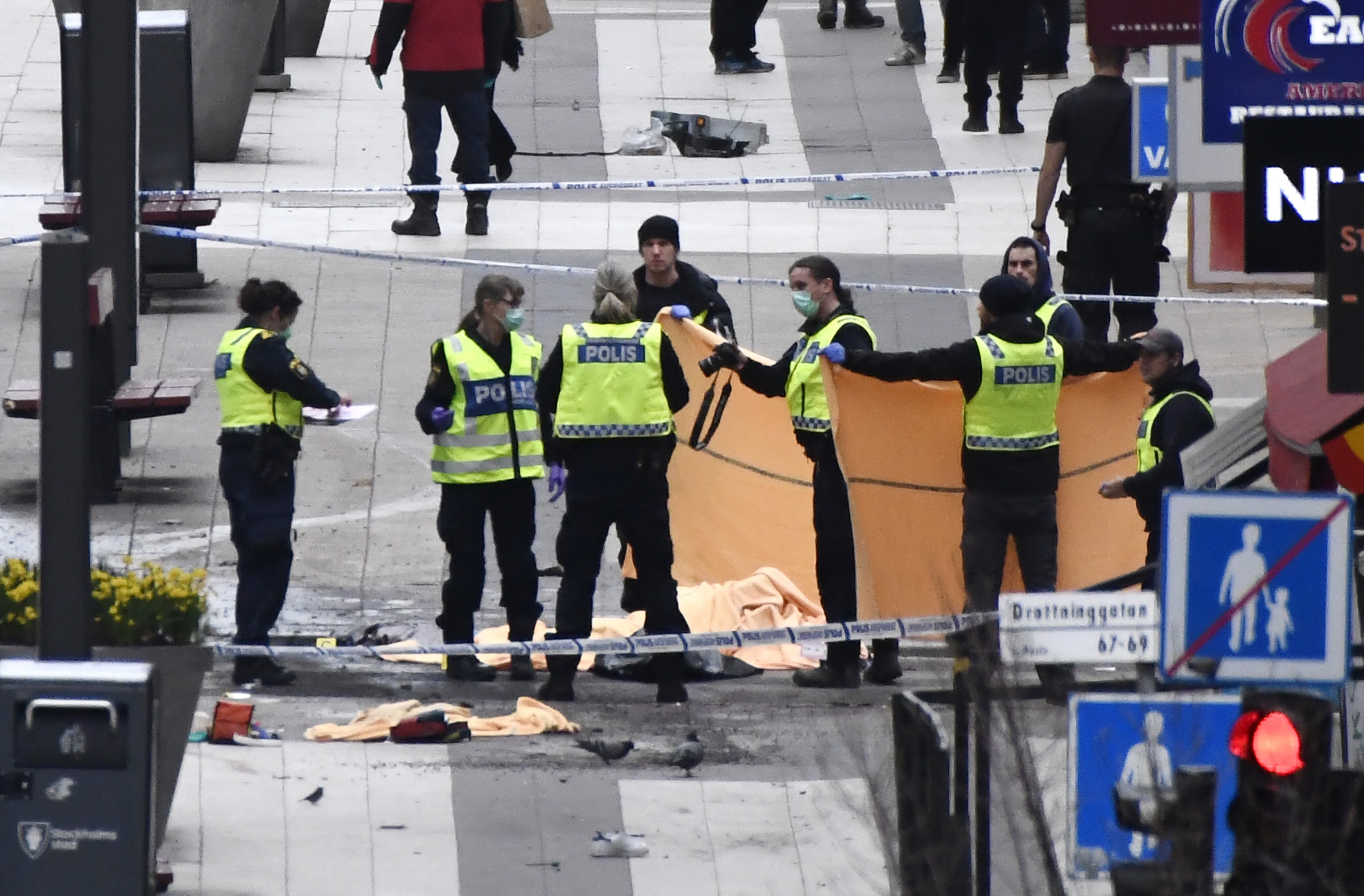 7 ngay the gioi chim trong hon loan qua anh hinh anh