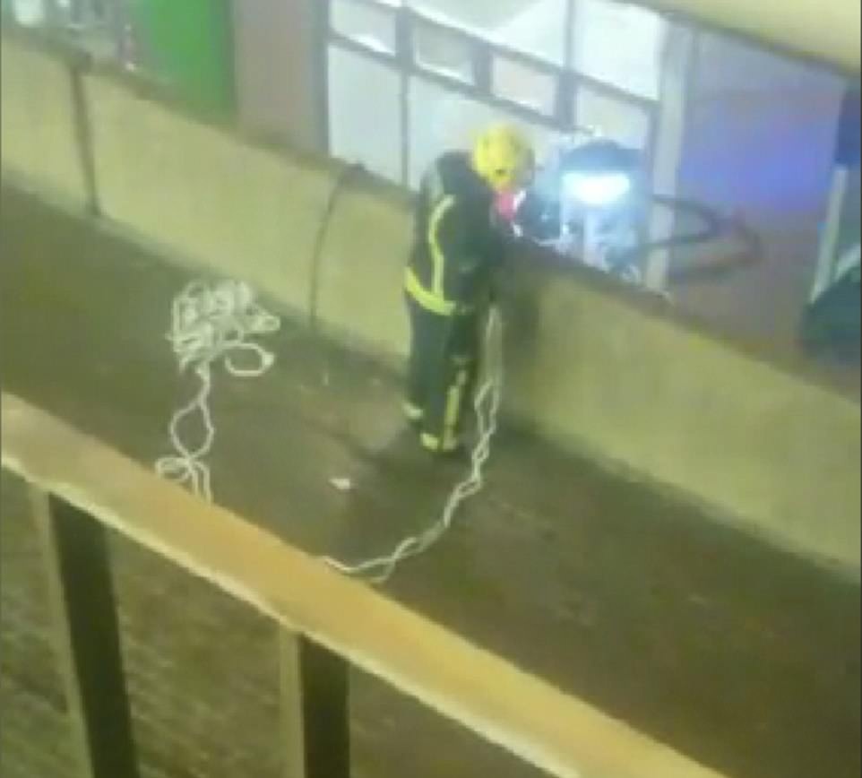 chay toa nha 27 tang London anh 9