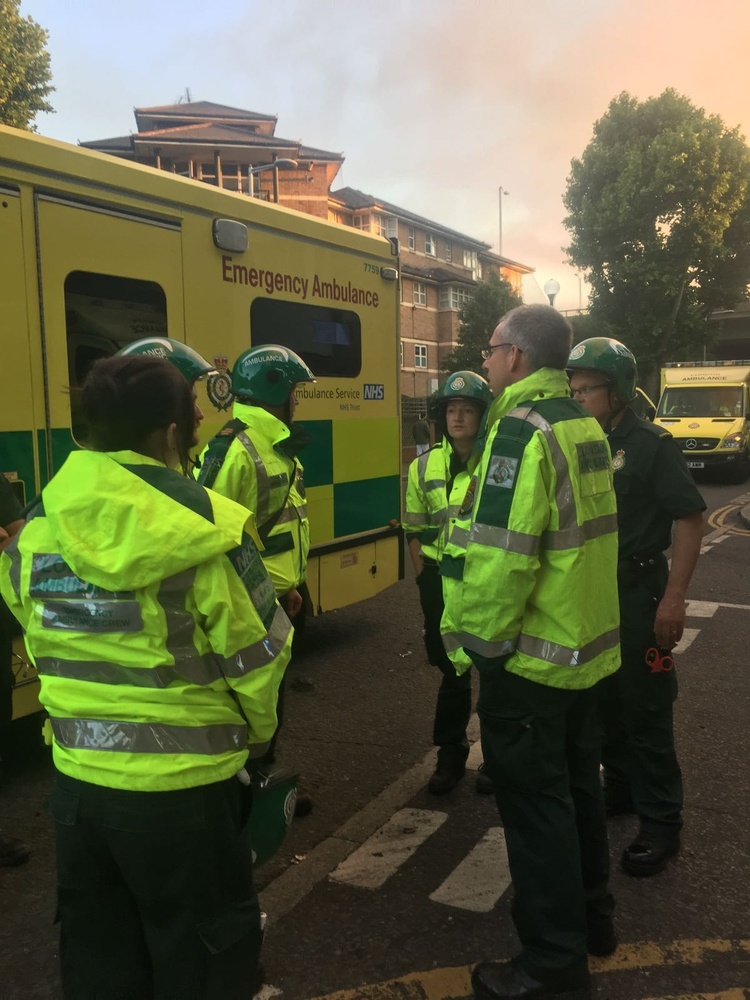 chay toa nha 27 tang London anh 11