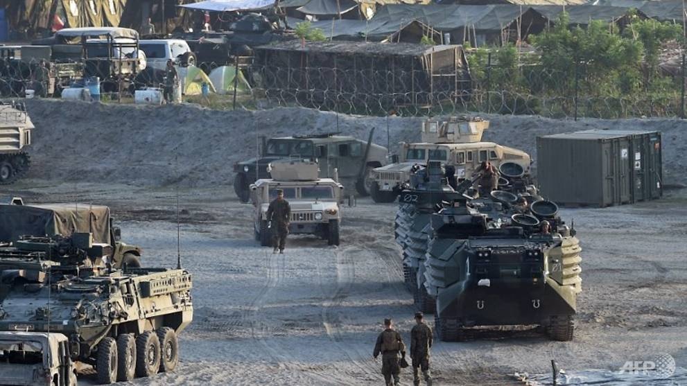 Duterte lanh nhat, bo nhieu cuoc tap tran chung voi My hinh anh