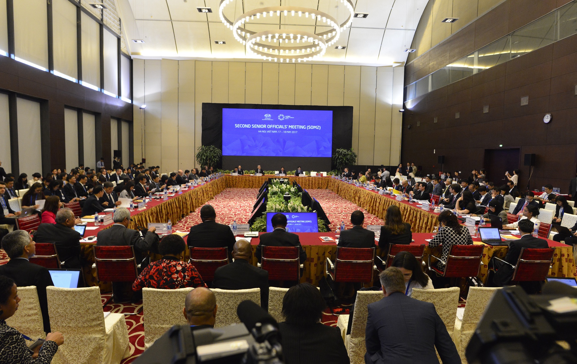 Khai mac Hoi nghi Quan chuc cap cao APEC lan thu hai hinh anh