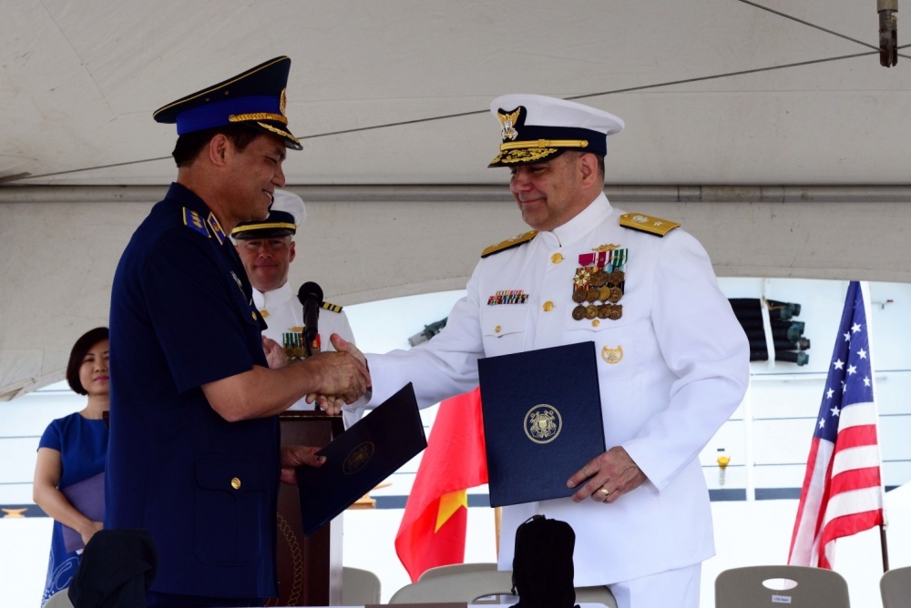 My ban giao tau tuan duyen trong tai cao cho Viet Nam hinh anh