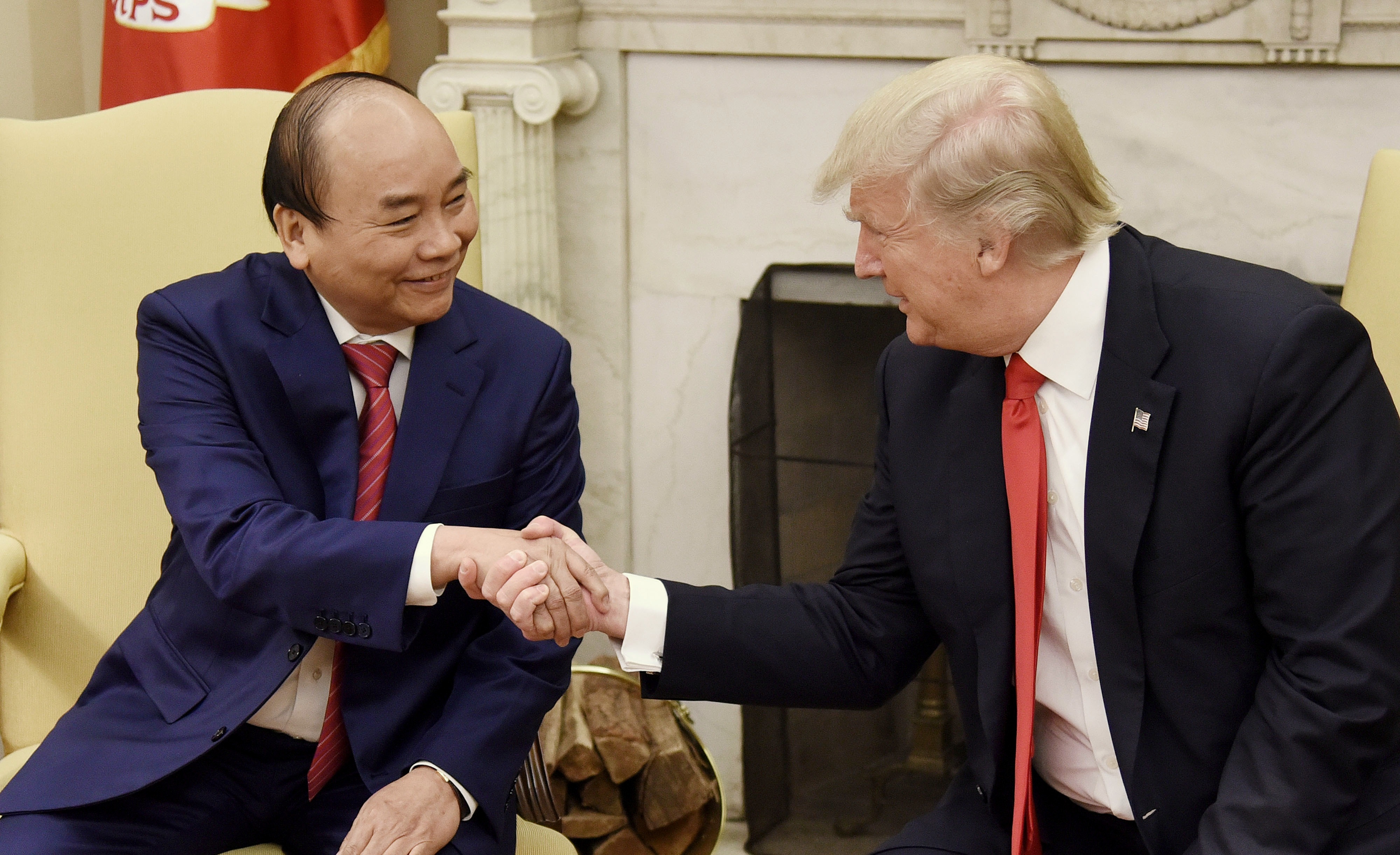 Thu tuong Nguyen Xuan Phuc hoi dam voi Tong thong Donald Trump hinh anh