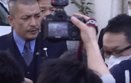 Bang dang yakuza mo cong ty ve si de kiem song hop phap hinh anh