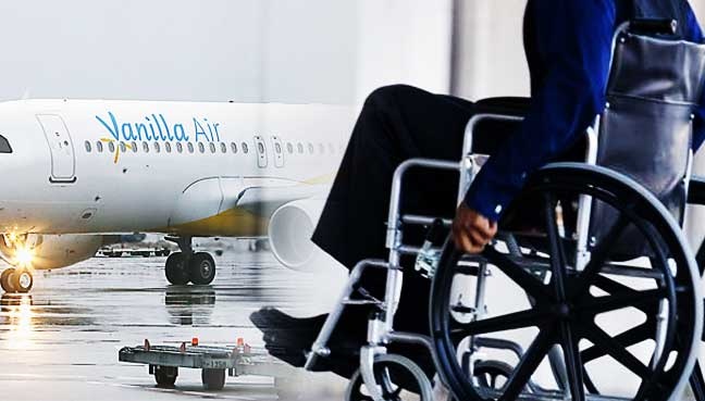 Hang khong Nhat xin loi vi bat khach khuyet tat bo len may bay hinh anh