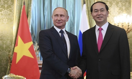 Chu tich nuoc Tran Dai Quang hoi dam voi Tong thong Putin hinh anh