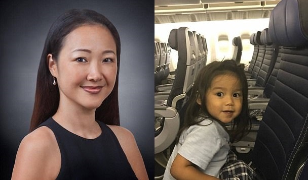 Khach United Airlines bo 1.000 USD mua ve, phai be con suot 3 gio bay hinh anh