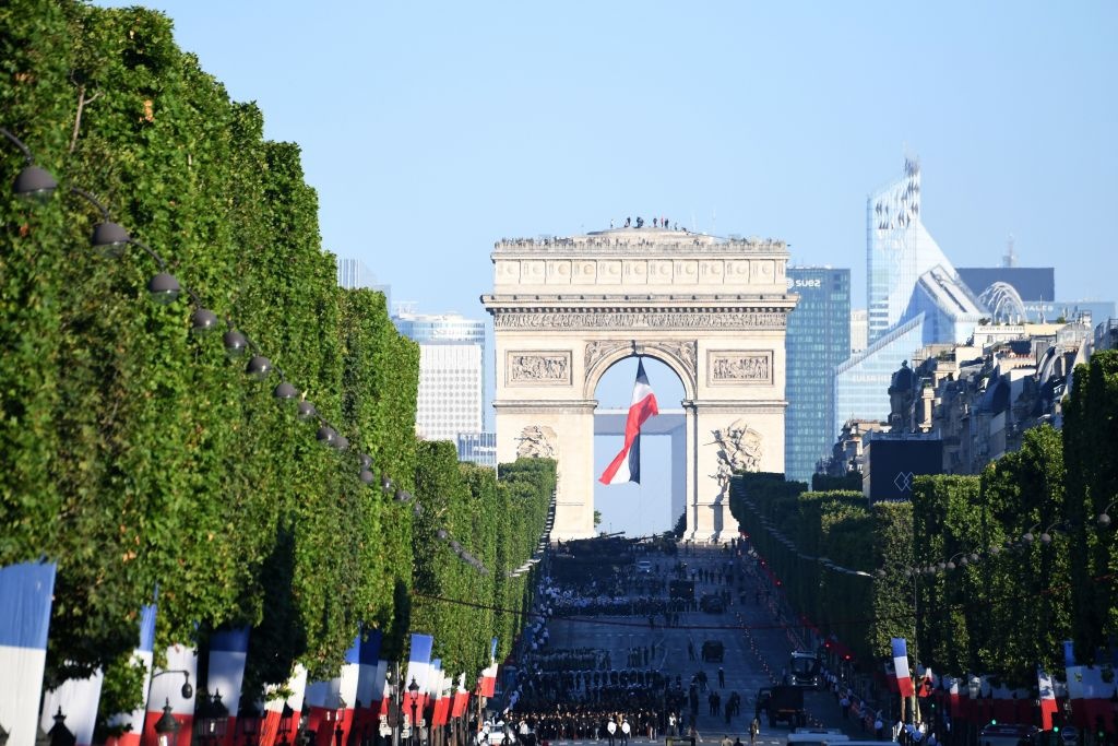 Truc tiep le dieu binh ky niem Quoc khanh Phap hinh anh