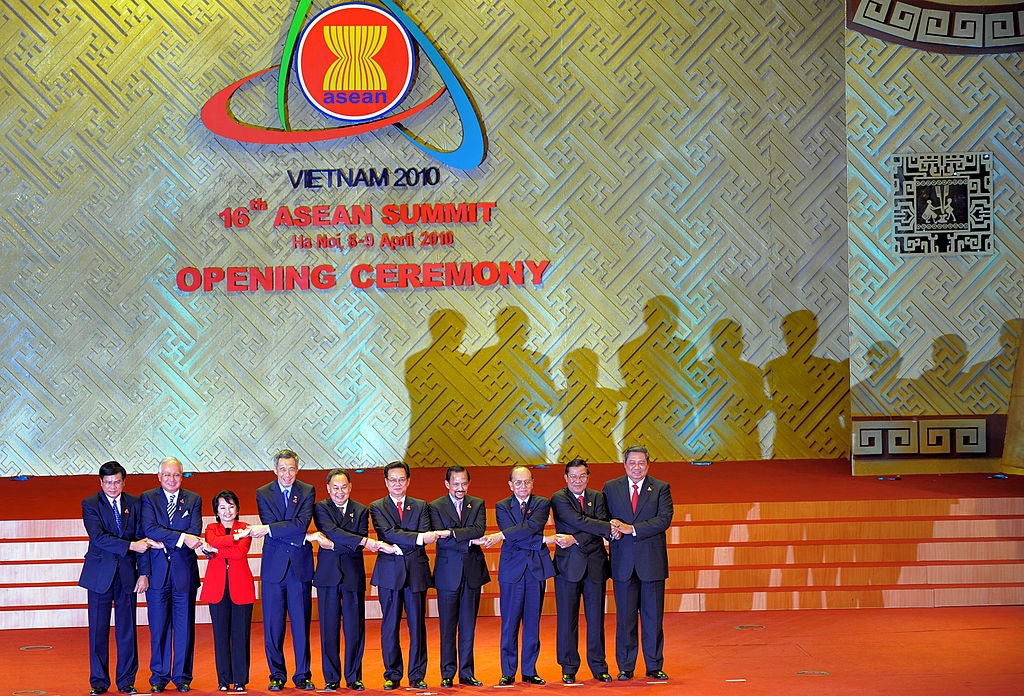 thanh tuu va thach thuc cua ASEAN sau 50 nam anh 2