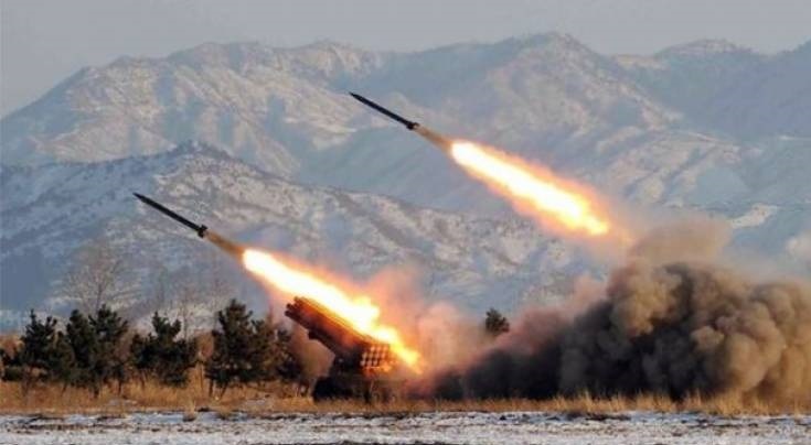 Trieu Tien lai phong 3 ten lua dan dao ra bien hinh anh