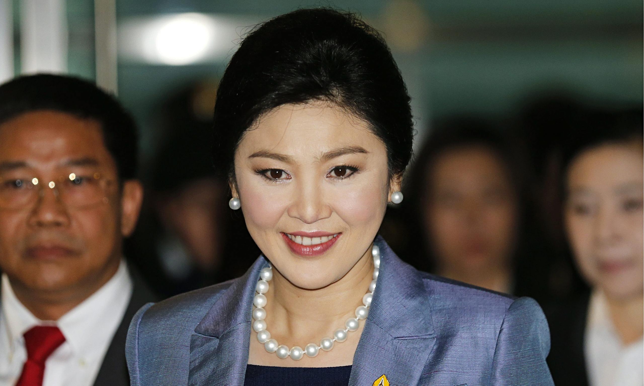 'Ba Yingluck bo xe va dien thoai de xoa dau vet' hinh anh