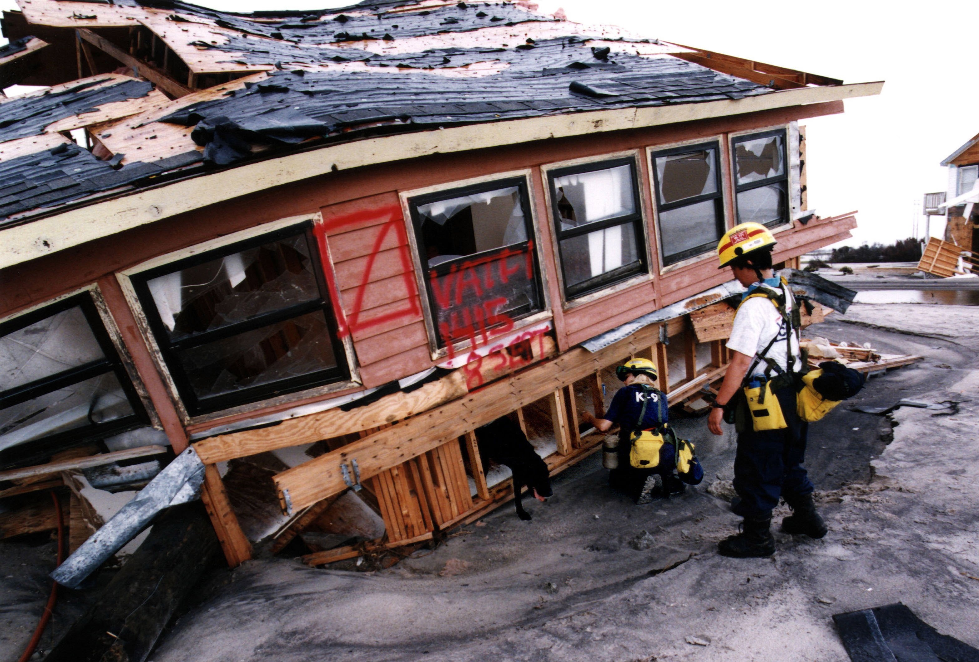 nhung con bao manh nhat Dai Tay Duong anh 6