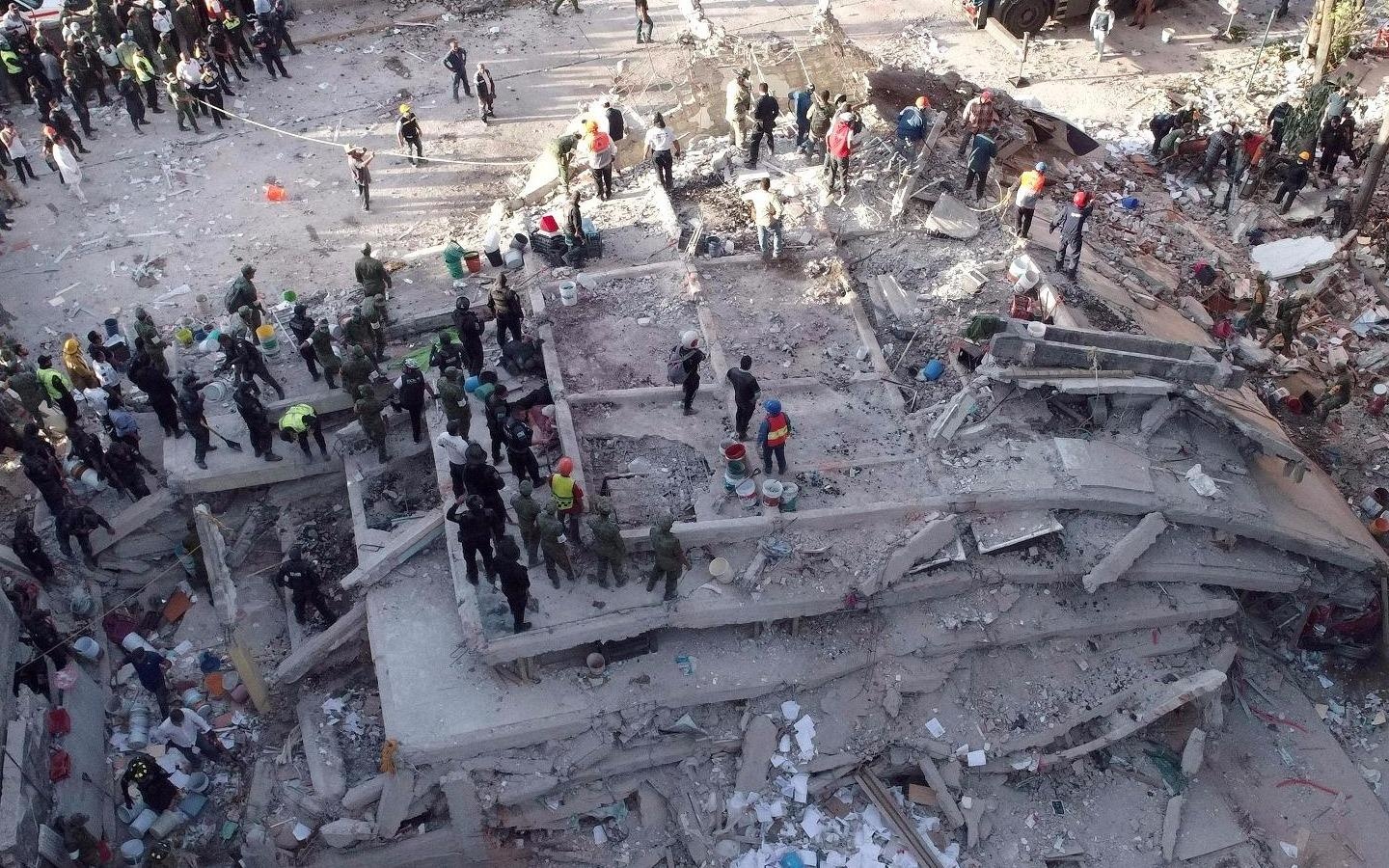 Dat mem nhu thach khien dong dat o Mexico gay nhieu chet choc hinh anh