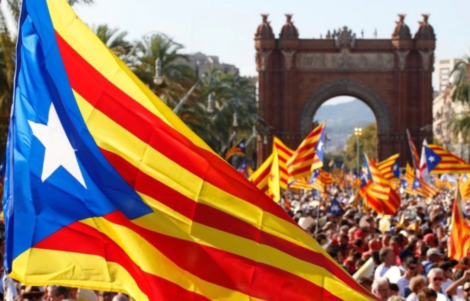 Tuyen bo doc lap 'vo gia tri', Catalonia chua tro thanh quoc gia hinh anh