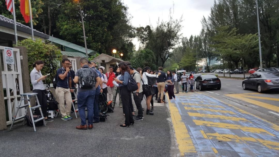 Đoàn Thị Hương ra tòa ảnh 1 Doan Thi Huong ra toa anh 1