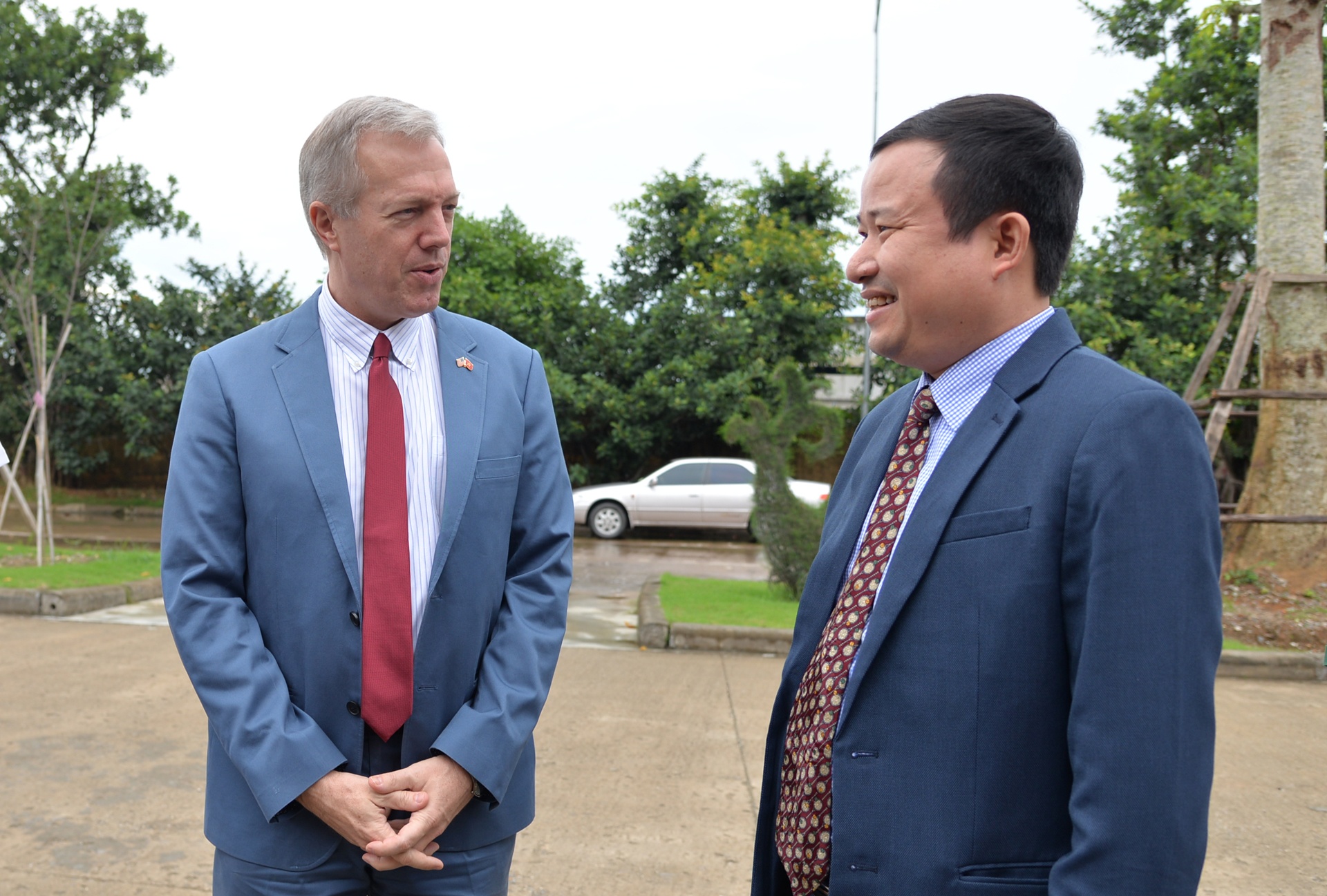 đại sứ Mỹ thăm Bạch Đằng ảnh 1 dai su My tham Bach Dang anh 1