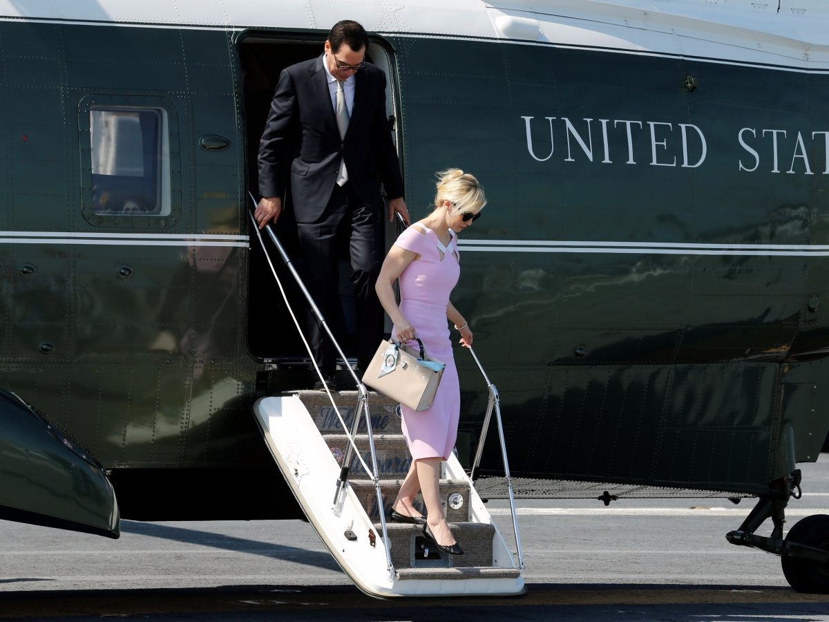 Noi cac Trump hung 'bao' chi trich vi ngon trieu USD de di lai hinh anh