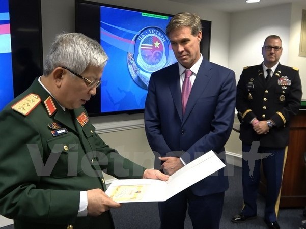 doi thoai quoc phong Viet My anh 2