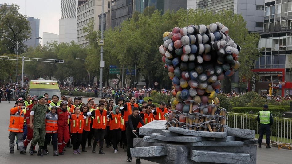 le hoi nguoi chet Mexico anh 2